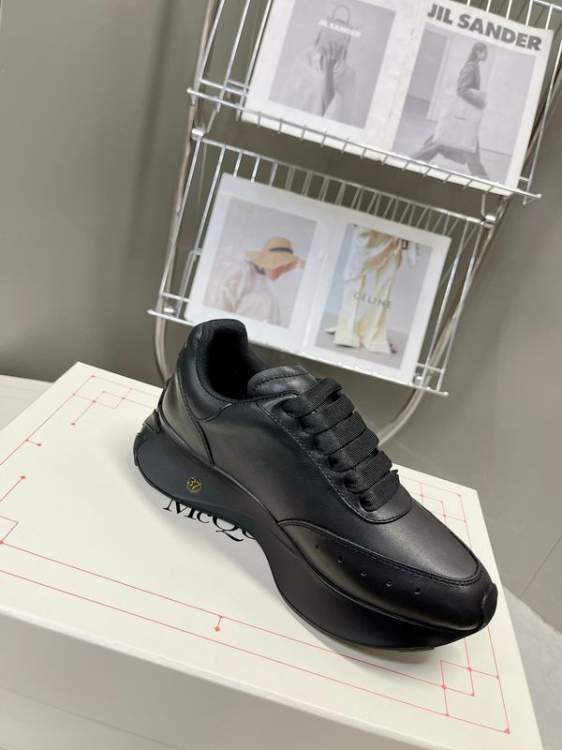 Picture of Alexander McQueen Shoes _SKUAlexanderMcQueensz35-44hnm0107238